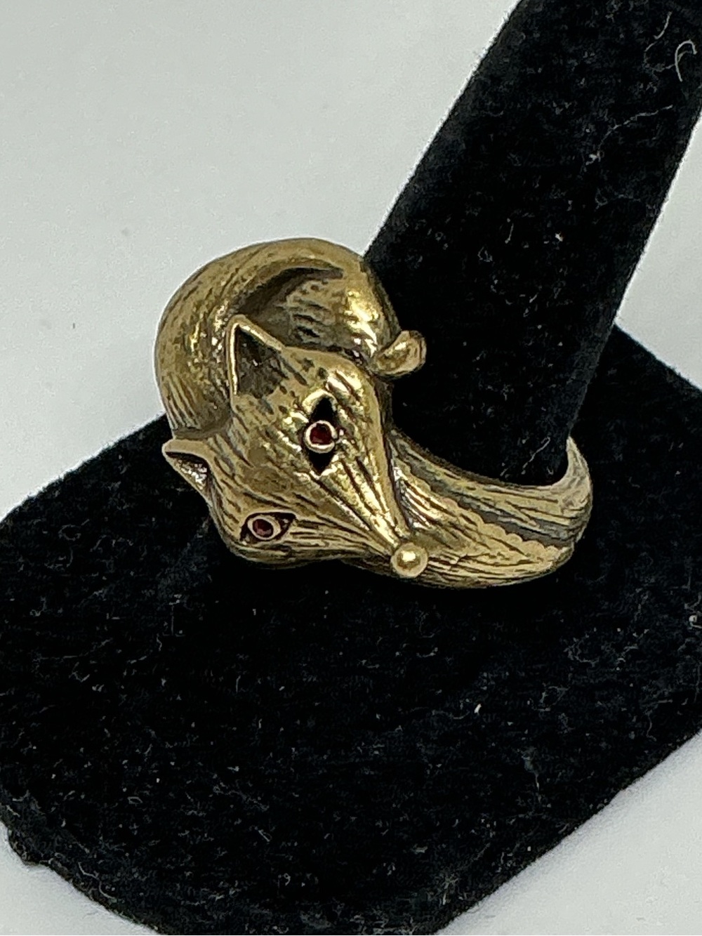 Vintage Figural Fox Head Ring Gold-Tone Textured Fur Red Glass Eyes Size 8